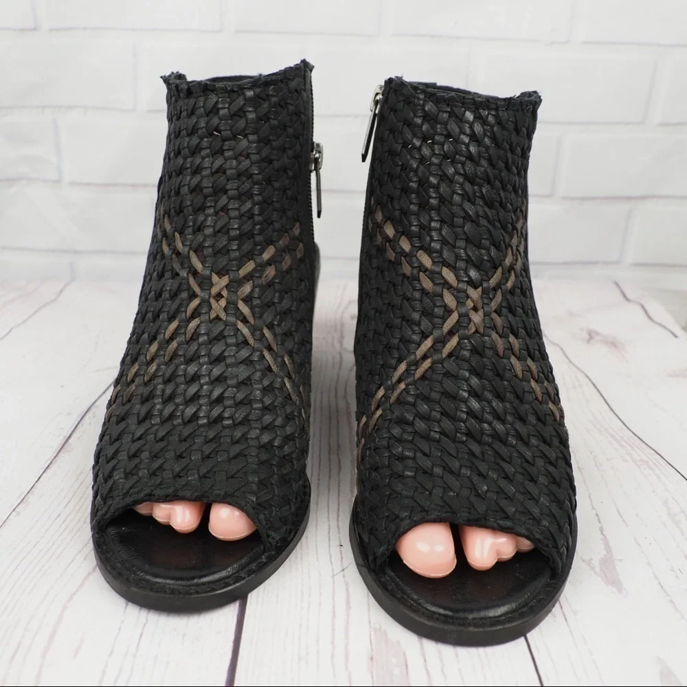 Sam Edelman Cooper 7 black woven leather peeptoe booties